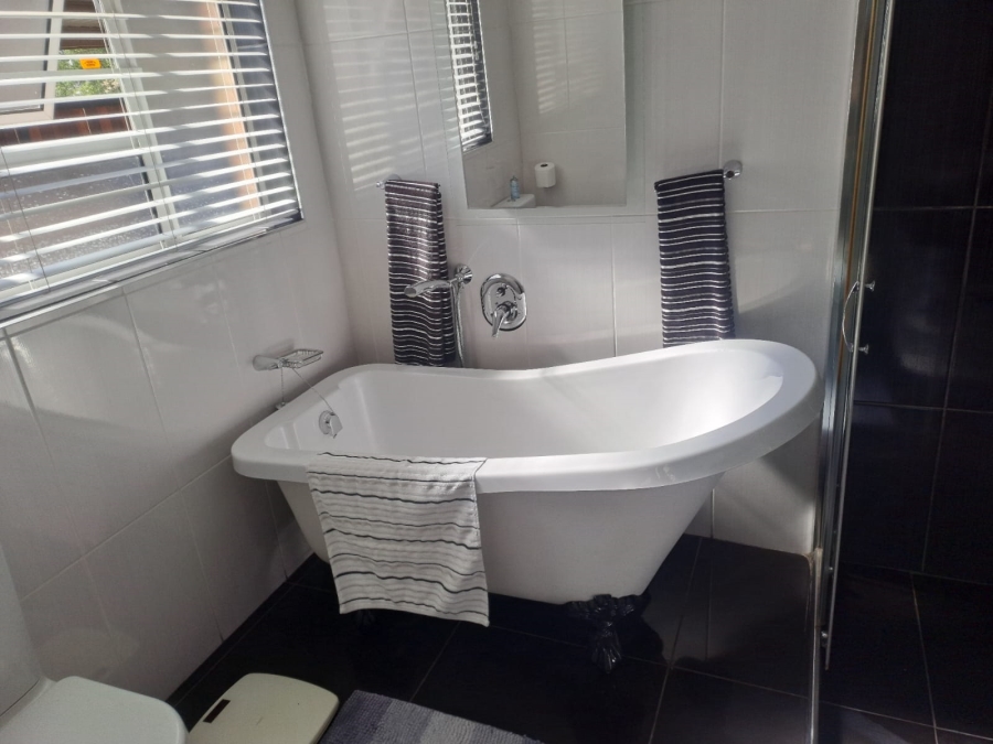 4 Bedroom Property for Sale in Jan Cillierspark Free State